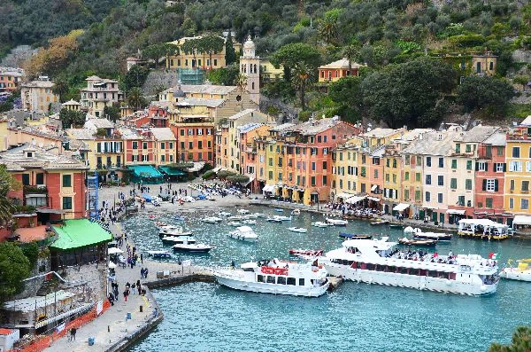 Portofino – malerisches Dörfchen an der Küste, leicht von Genua erreichbar