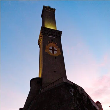 La Lanterna di Genova – il faro simbolo della città, visibile dal porto